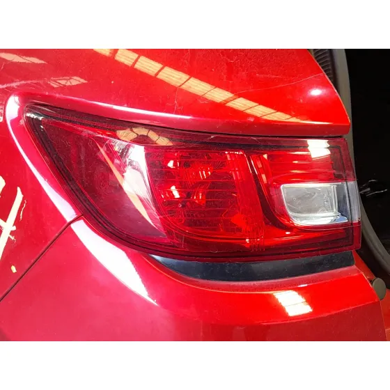 Piloto Trasero Izquierdo Exterior para Renault Clio Iv (Bh_)