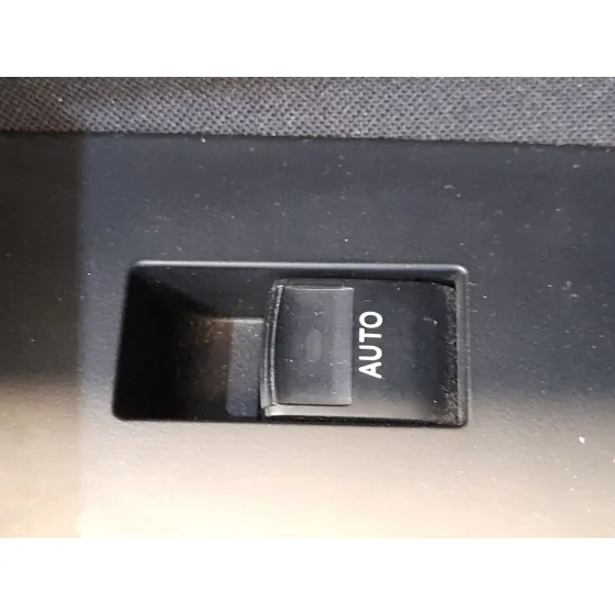 Mando Elevalunas Delantero Derecho para Toyota Auris (_E18_)