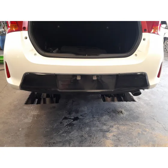 Paragolpes Trasero para Toyota Auris (_E18_)