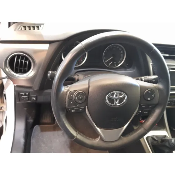 Volante para Toyota Auris (_E18_)