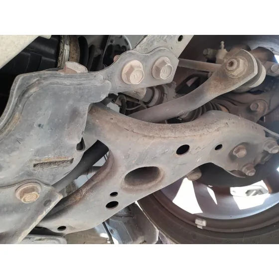 Brazo Suspension Inferior Delantero Izquierdo para Toyota Auris (-E18) 1.8 Hybrid (Zwee186)