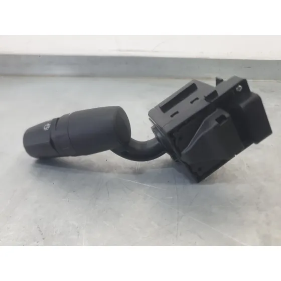 Mando Limpia para Mazda 2 Lim. ()