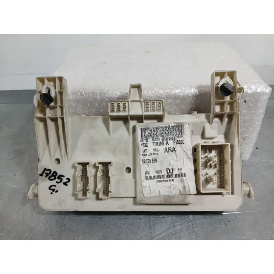 Caja Reles / Fusibles para Ford Focus C-Max (Dm2)