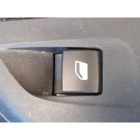 Mando Elevalunas Trasero Derecho para Opel Corsa F (P2Jo)