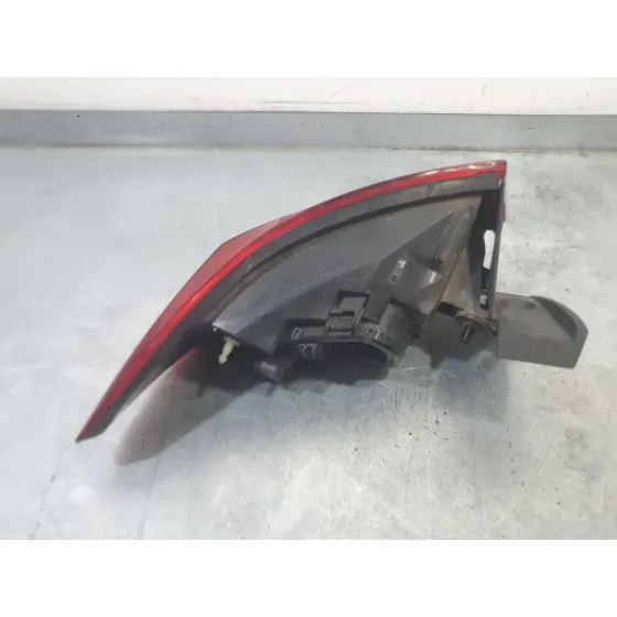 Piloto Trasero Derecho Exterior para Renault Clio Iv (Bh_)