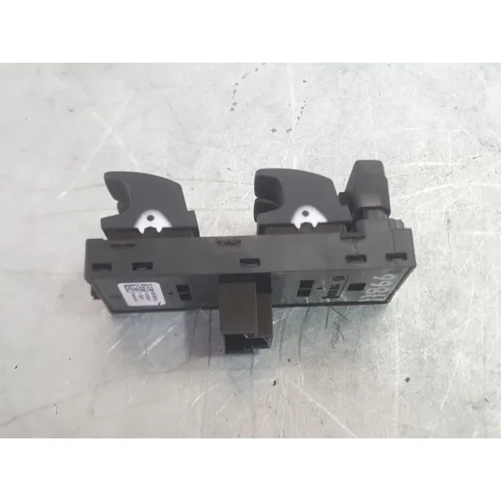 Mando Elevalunas Delantero Izquierdo para Skoda Fabia Iv (Pj3)