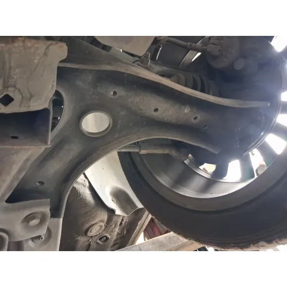 Brazo Suspension Inferior Delantero Izquierdo para Seat Ibiza Iv (6J5, 6P1)
