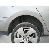 Plastico Pase Rueda Tras. Dch. para Seat Toledo Iv (Kg3)