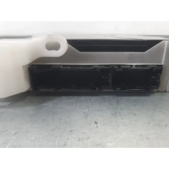 Caja Reles / Fusibles para Toyota Corolla Sedan (_E21_)