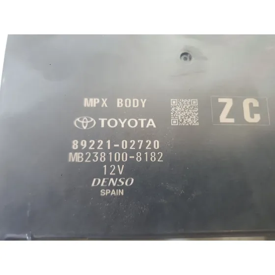 Caja Reles / Fusibles para Toyota Corolla Sedan (_E21_)
