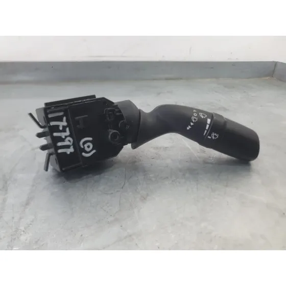 Mando Limpia para Toyota Corolla Sedan (_E21_)