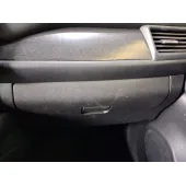 Guantera para Nissan Leaf (Ze1)
