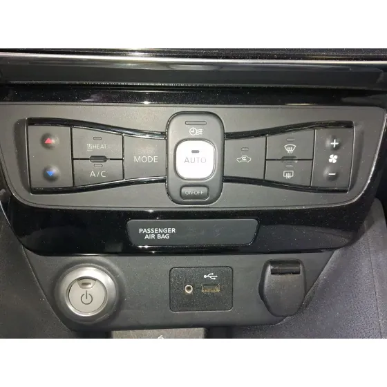 Mando Climatizador para Nissan Leaf (Ze1)