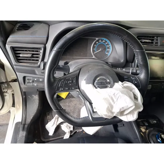 Volante para Nissan Leaf (Ze1)
