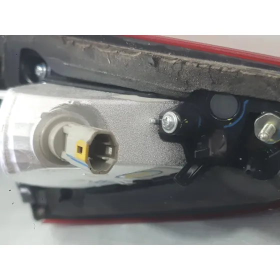 Piloto Trasero Derecho Interior para Mazda 2 Hatchback (Dl, Dj)