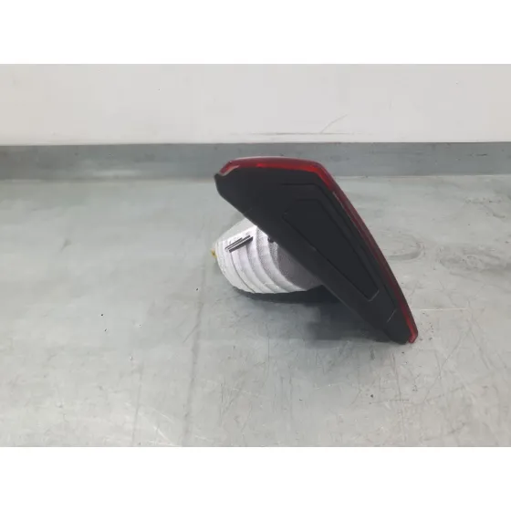 Piloto Trasero Izquierdo Interior para Mazda 2 Hatchback (Dl, Dj)