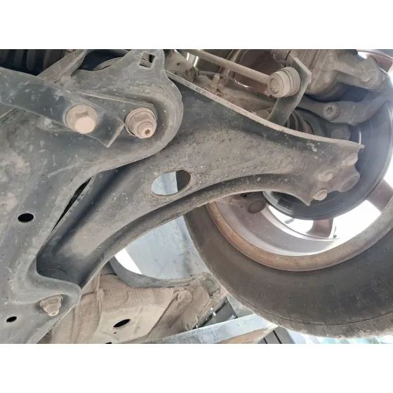Brazo Suspension Inferior Delantero Izquierdo para Peugeot 208 I (Ca_, Cc_)