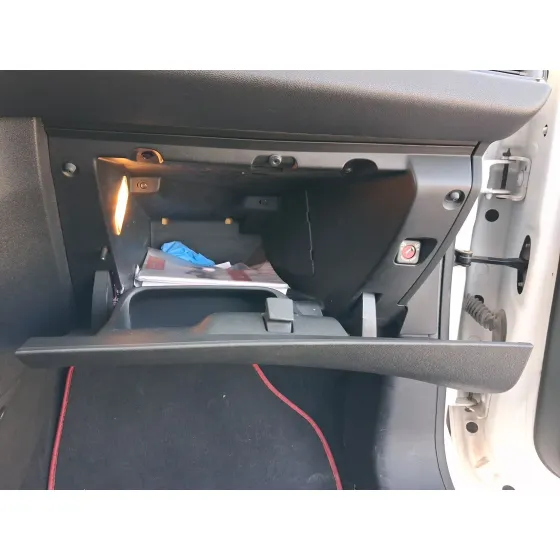 Guantera para Peugeot 208 I (Ca_, Cc_)