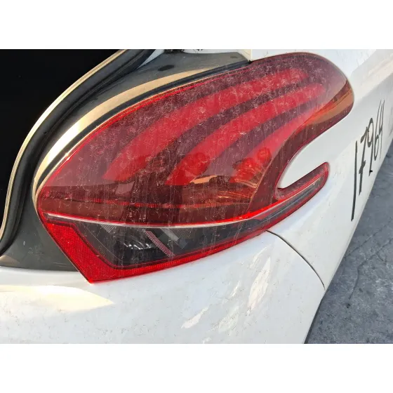 Piloto Trasero Derecho para Peugeot 208 I (Ca_, Cc_)