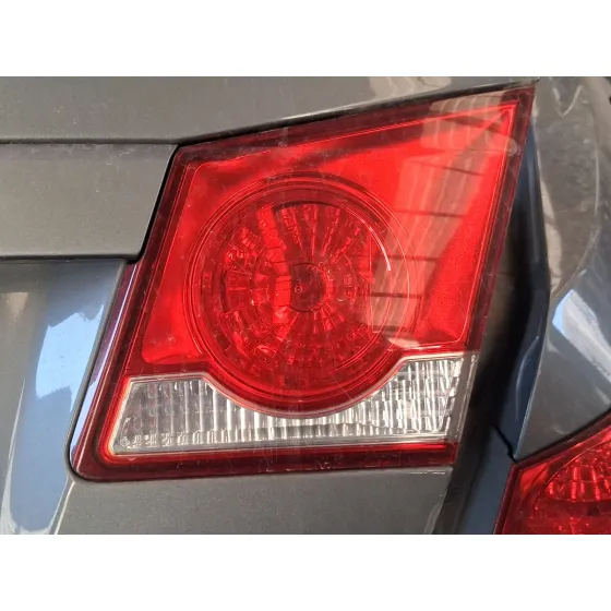 Piloto Trasero Derecho Interior para Chevrolet Cruze (J300)