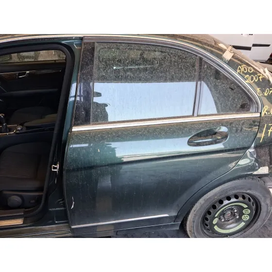 Puerta Trasera Izquierda para Mercedes-Benz Clase C (W204)