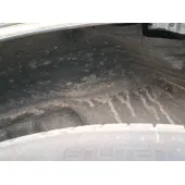 Plastico Pase Rueda Tras. Izq. para Toyota Auris (_E18_)