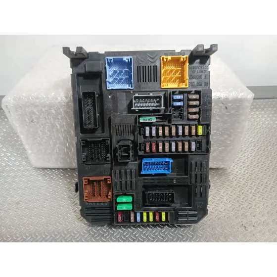 Caja Reles / Fusibles para Opel Mokka