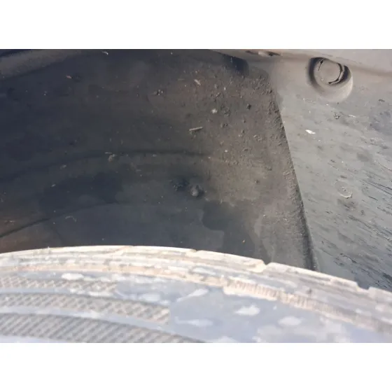 Plastico Pase Rueda Tras. Izq. para Toyota Corolla Ranchera Familiar (_E21_)