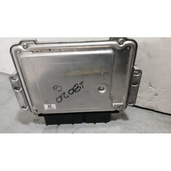 Centralita Motor Uce para Kia Carens Iv