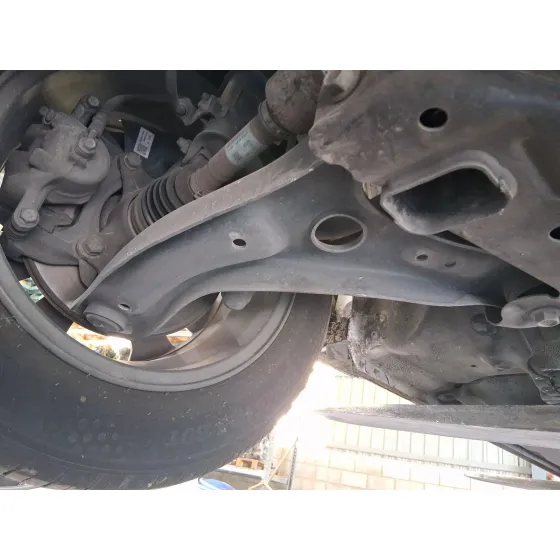Brazo Suspension Inferior Delantero Derecho para Hyundai I20 Ii (Gb, Ib)