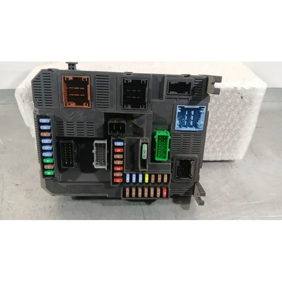 Caja Reles / Fusibles para Peugeot 208 I (Ca_, Cc_)