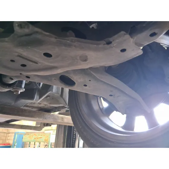 Brazo Suspension Inferior Delantero Izquierdo para Mazda 3 (Bm, Bn)