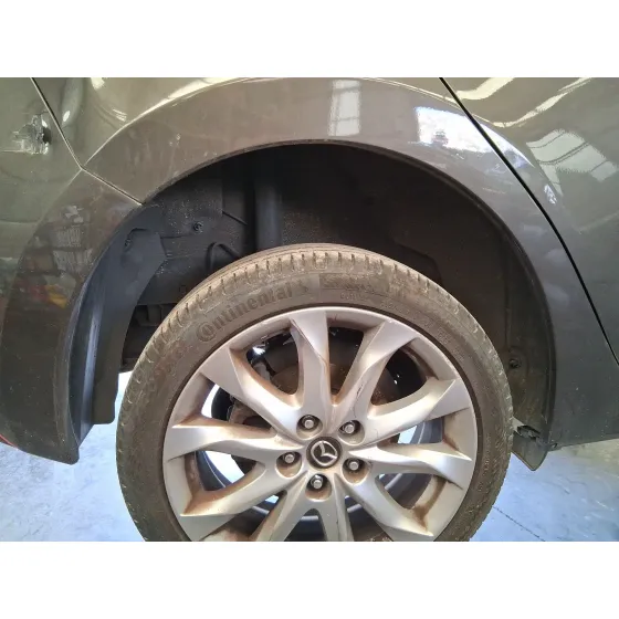 Plastico Pase Rueda Tras. Dch. para Mazda 3 (Bm, Bn)