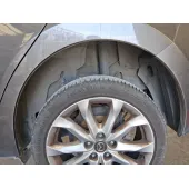 Plastico Pase Rueda Tras. Izq. para Mazda 3 (Bm, Bn)