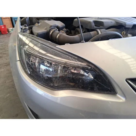 Faro Derecho para Opel Astra J (P10)