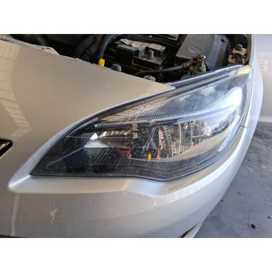Faro Izquierdo para Opel Astra J (P10)