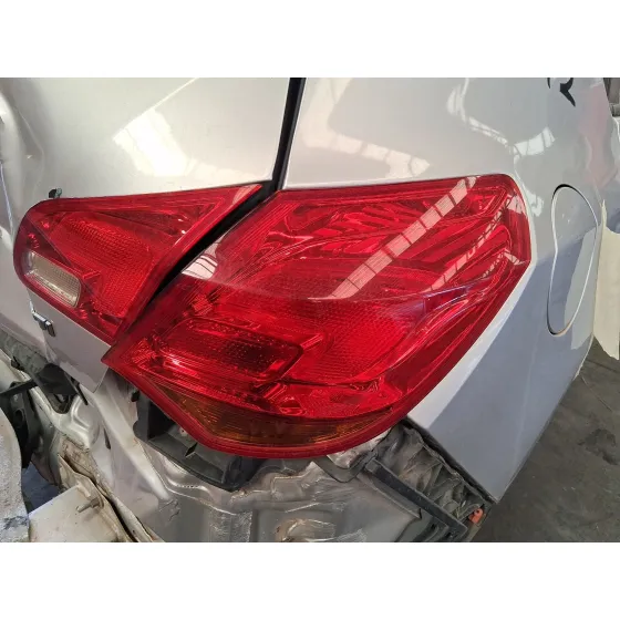 Piloto Trasero Derecho Exterior para Opel Astra J (P10)