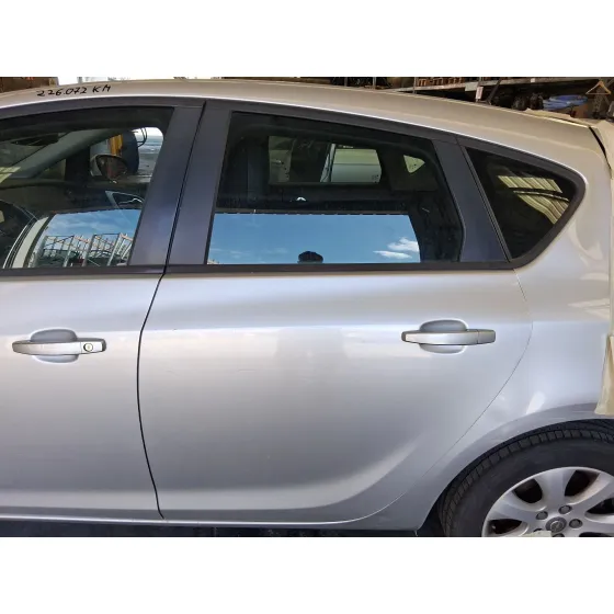 Puerta Trasera Izquierda para Opel Astra J (P10)