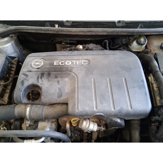 Tapa Motor para Opel Astra J (P10)
