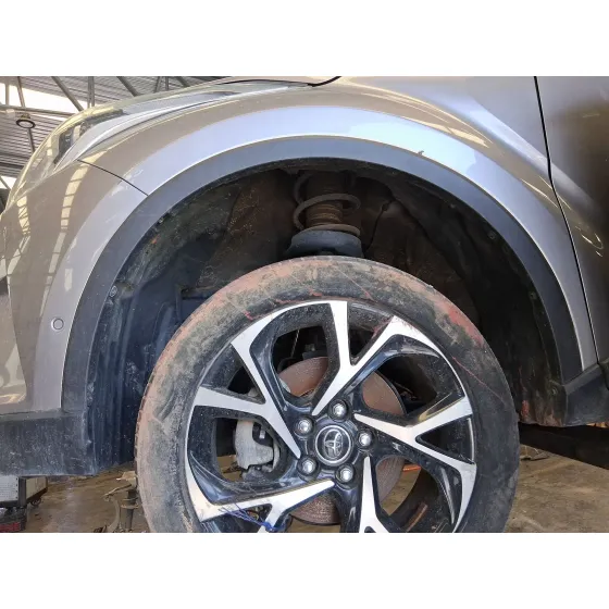 Plastico Pase Rueda Del. Izq. para Toyota C-Hr (_X1_)