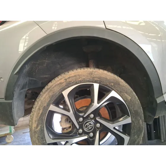 Plastico Pase Rueda Tras. Dch. para Toyota C-Hr (_X1_)
