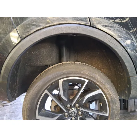 Plastico Pase Rueda Tras. Dch. para Mg Zs Suv (Azs1)