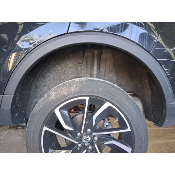 Plastico Pase Rueda Tras. Izq. para Mg Zs Suv (Azs1)