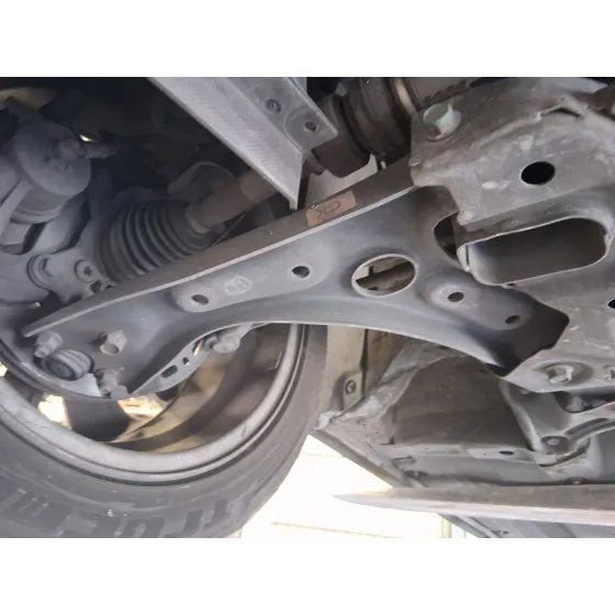 Brazo Suspension Inferior Delantero Derecho para Hyundai I30 Fastback (Pde, Pden)