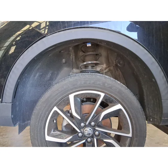 Plastico Pase Rueda Del. Izq. para Mg Zs Suv (Azs1)