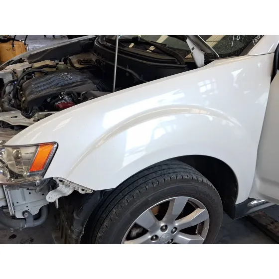Aleta Delantera Izquierda para Mitsubishi Outlander Ii Van (Cw_W)