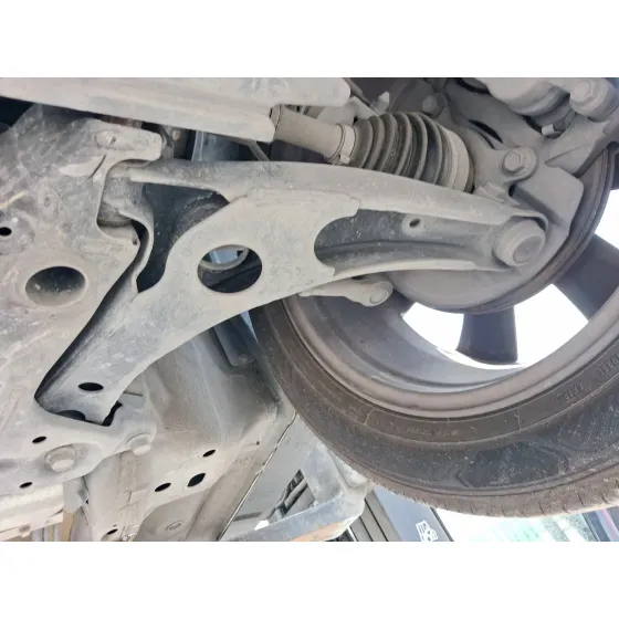 Brazo Suspension Inferior Delantero Izquierdo para Mitsubishi Outlander Ii Van (Cw_W)