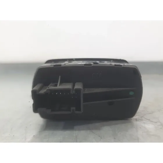 Mando Elevalunas Delantero Izquierdo para Opel Corsa E (X15)