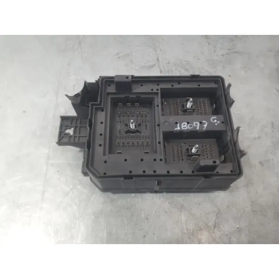 Caja Reles / Fusibles para Opel Corsa E (X15)