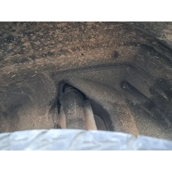 Plastico Pase Rueda Tras. Izq. para Toyota Yaris (_P21_, _Pa1_, _Ph1_)